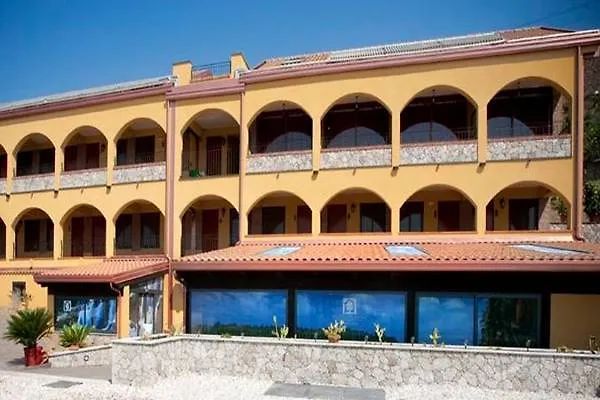 'A Nuciara Park Hotel & Spa Furci Siculo 3*,